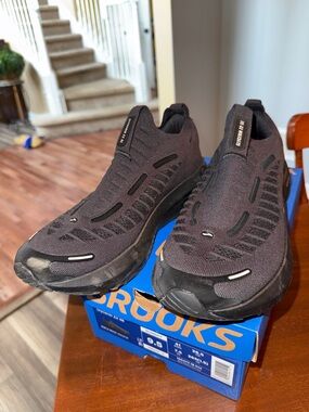 Brooks Women's Glycerin 22 SE Slip-On Running Shoes Black